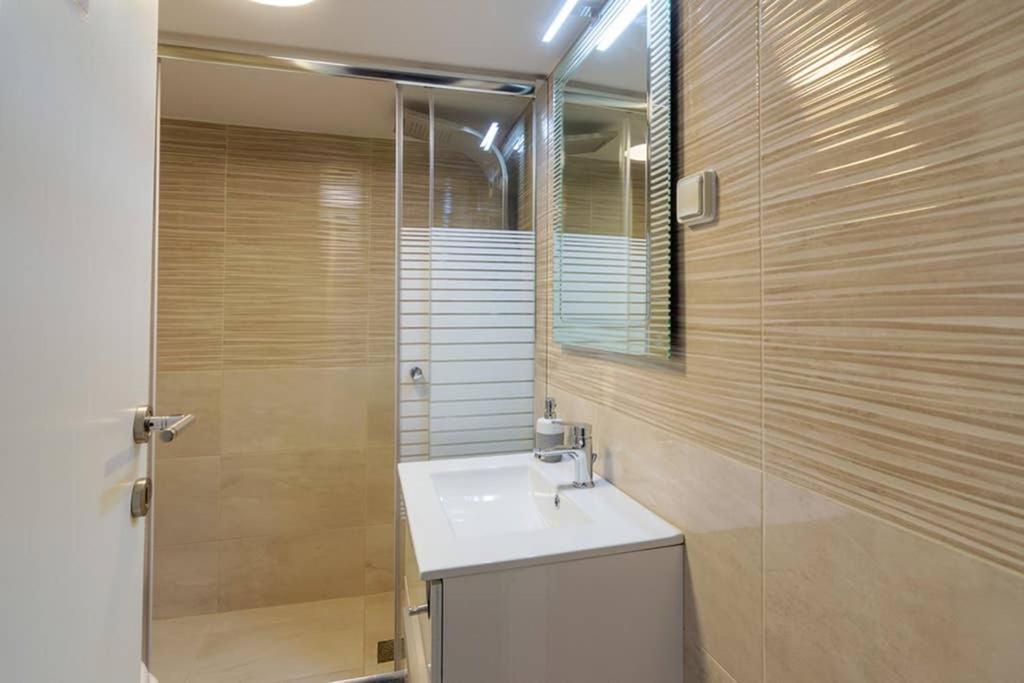 דירות אתונה Brand New Decorated Flat For 4 Ppl In Pagrati מראה חיצוני תמונה